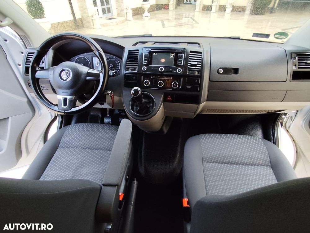 Volkswagen Caravelle - 6