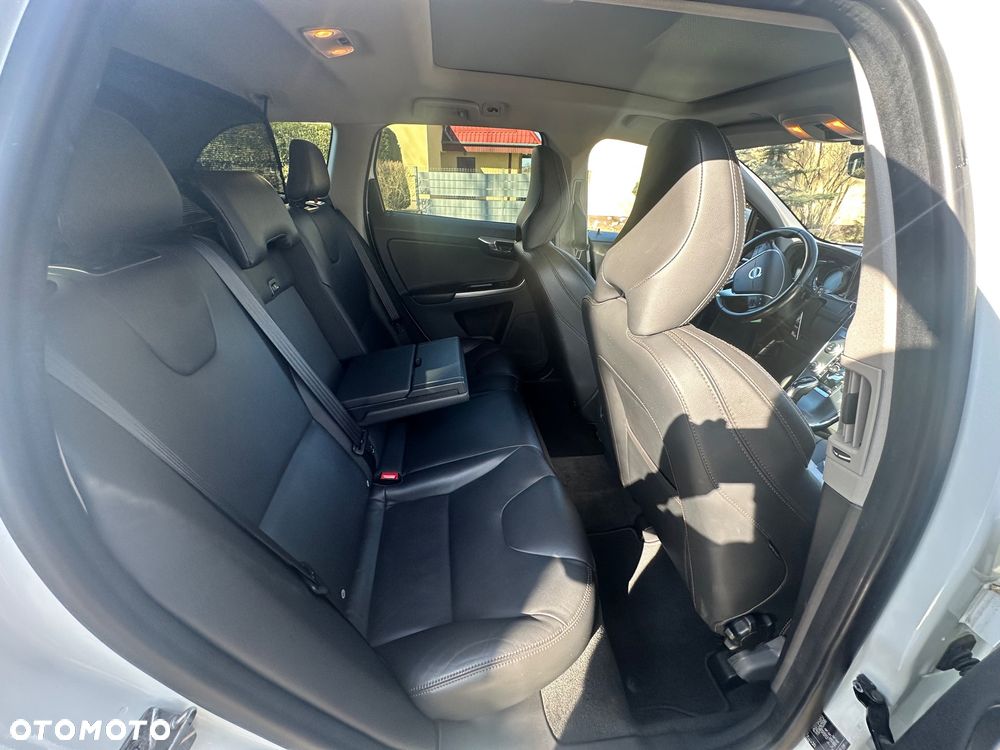 Volvo XC 60 D4 Geartronic Summum - 23