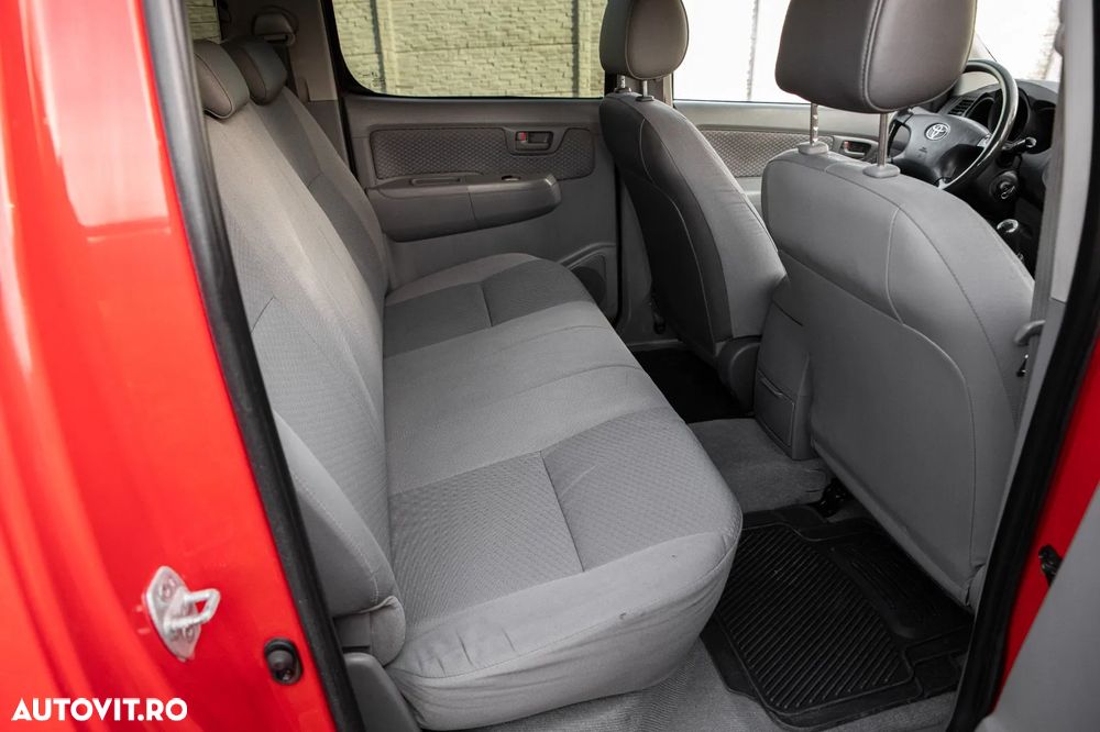 Toyota Hilux 4x4 Double Cab - 20