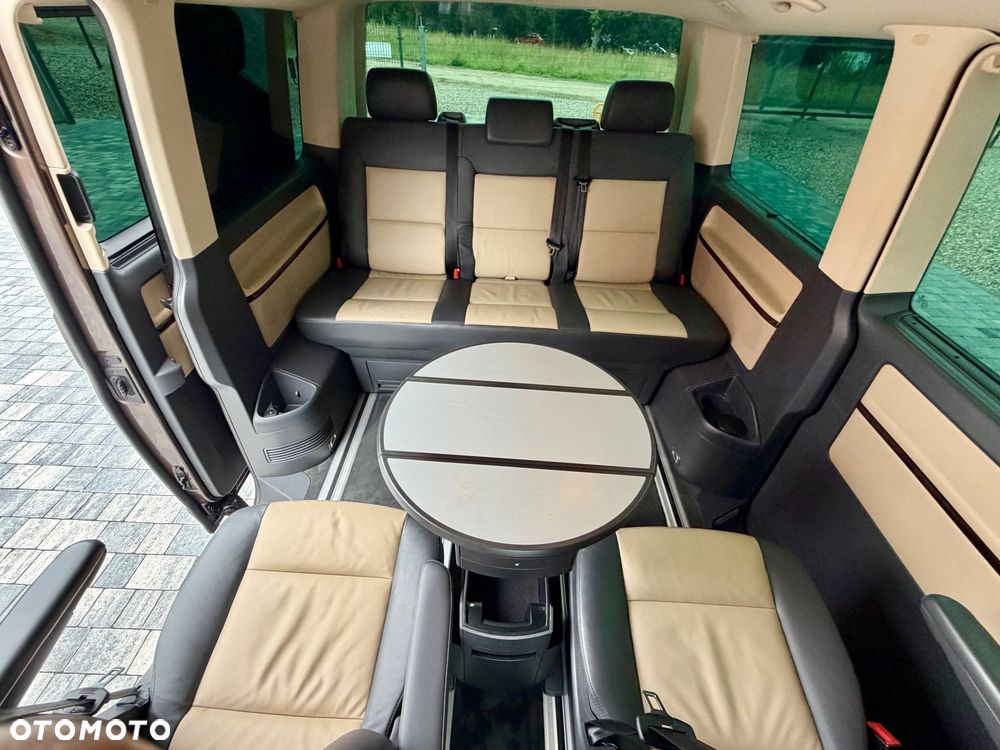 Volkswagen Multivan - 33