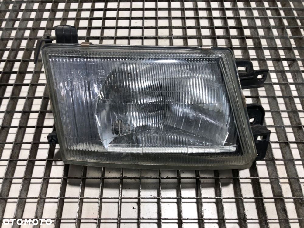 REFLEKTOR PRAWY PRZÓD  SUBARU FORESTER (SF_) 1997 - 2002 2.0 AWD (SF5) 92 kW [125 KM] benzyna 1998 - 1