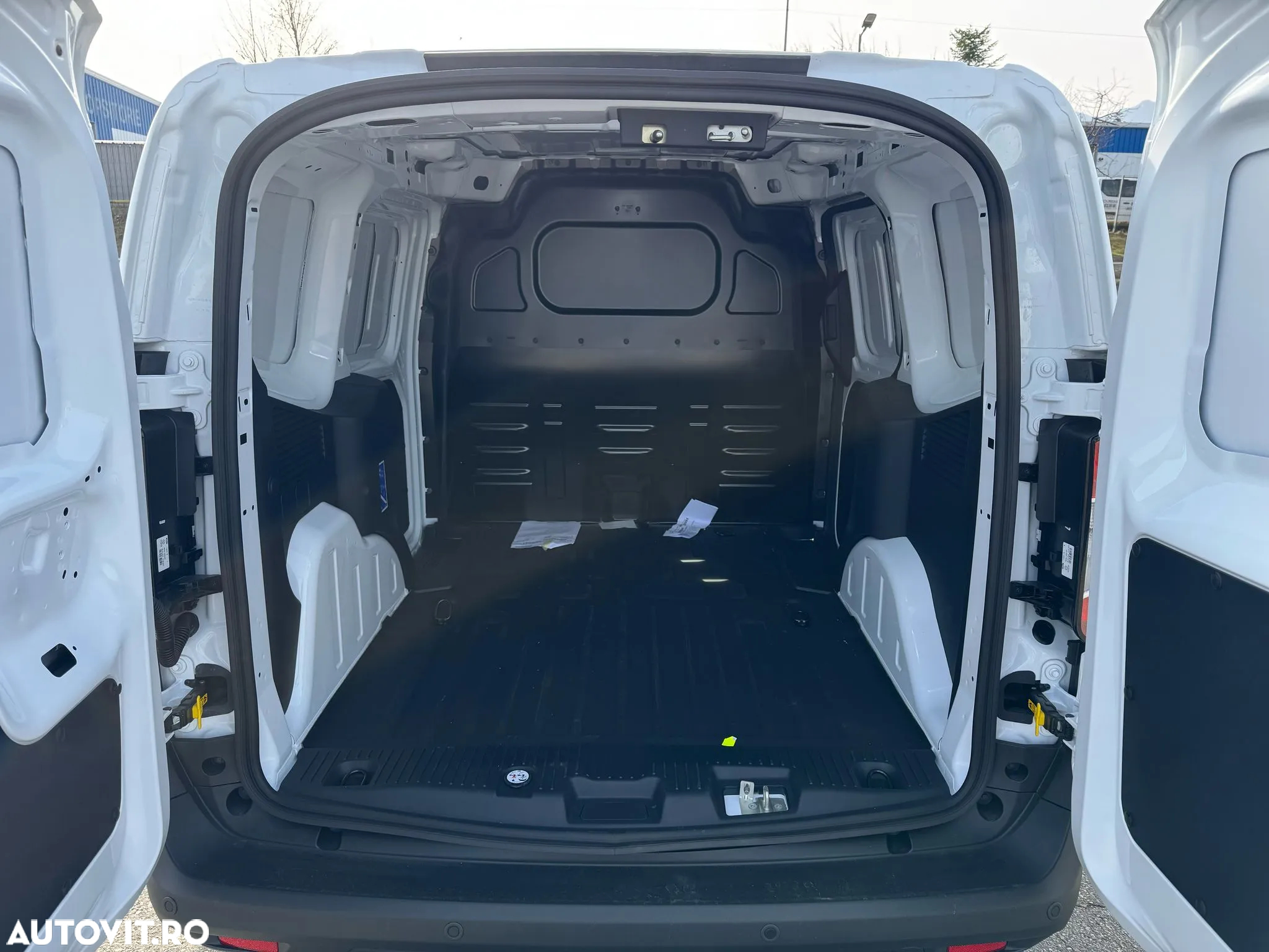 Ford TRANSIT COURIER - 10