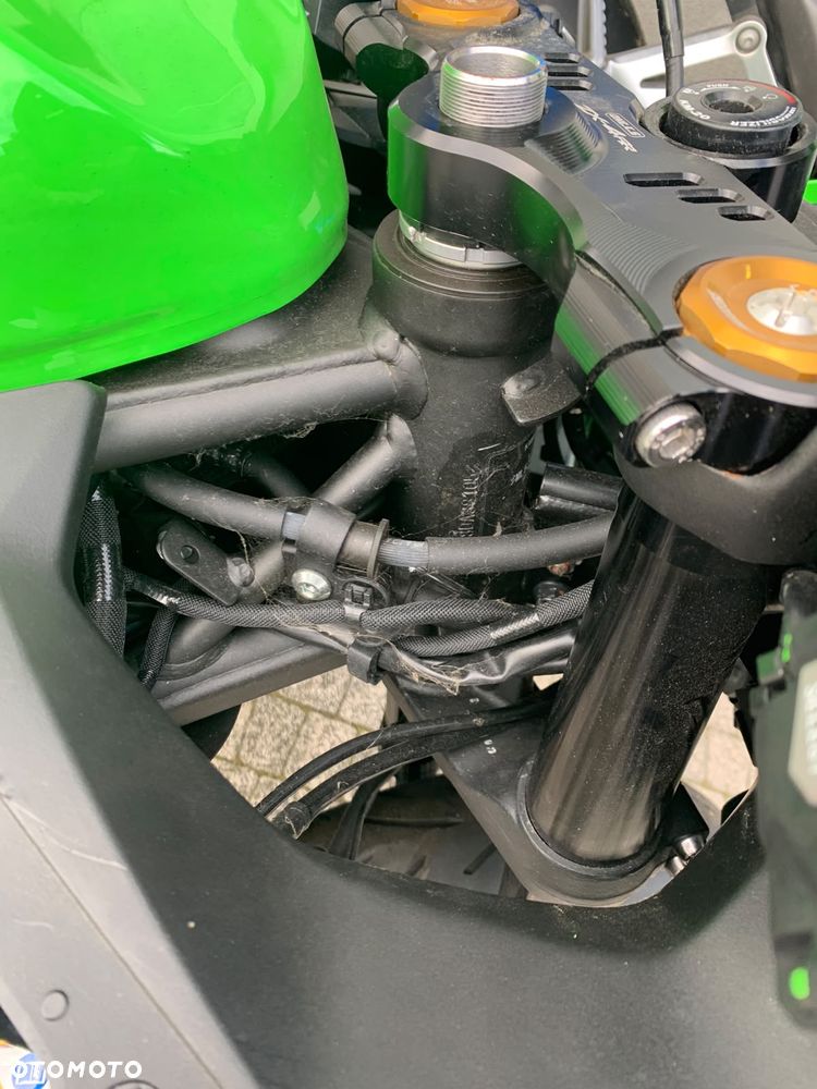 Kawasaki ZXR - 17