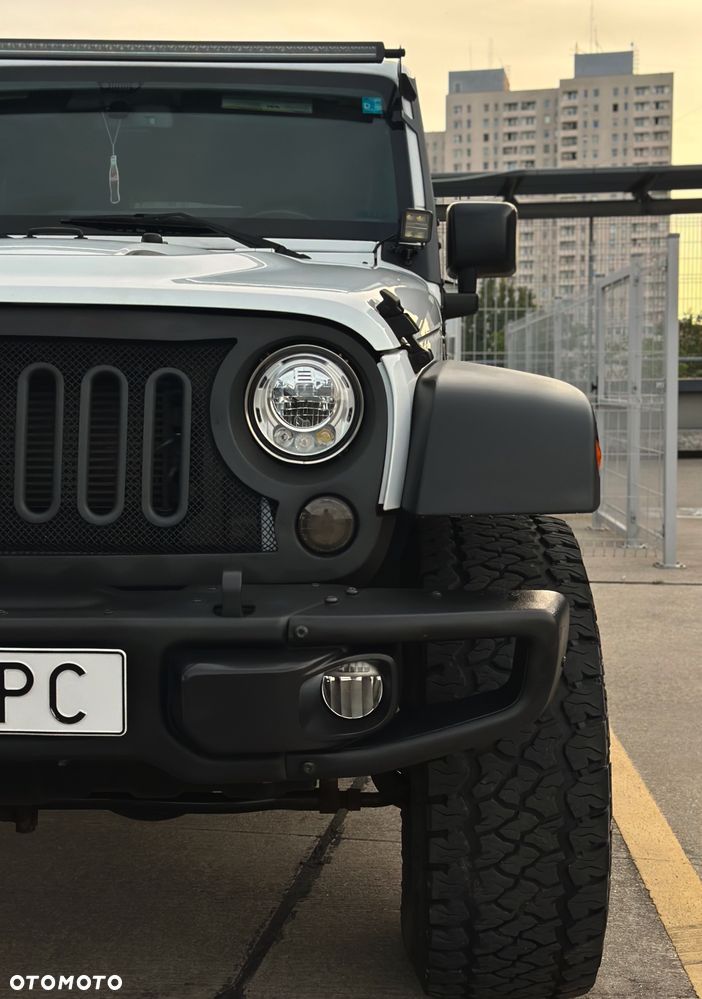 Jeep Wrangler 3.6 Unlim 75th Anniv - 9