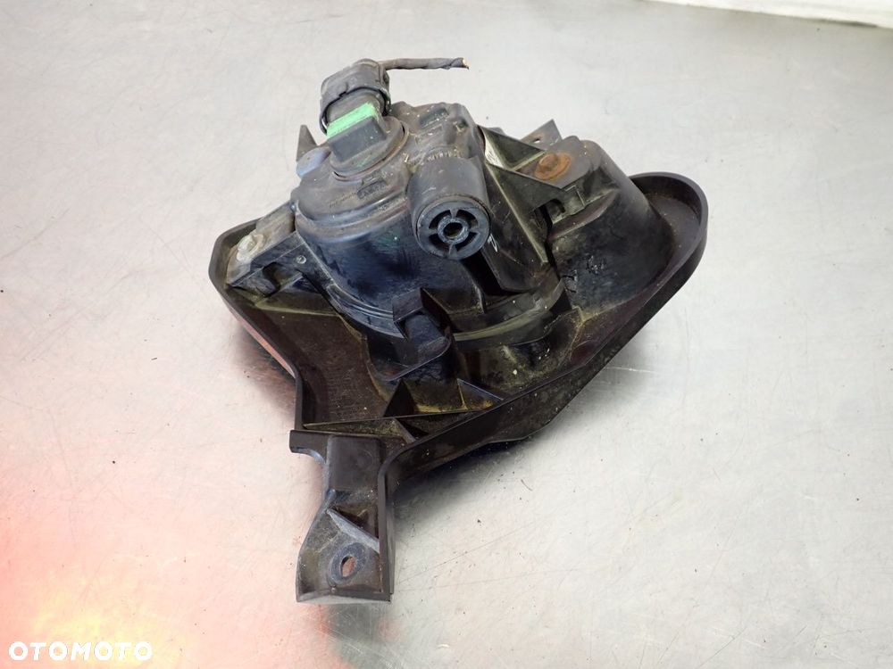 HALOGEN PRAWY BMW E87 - 3
