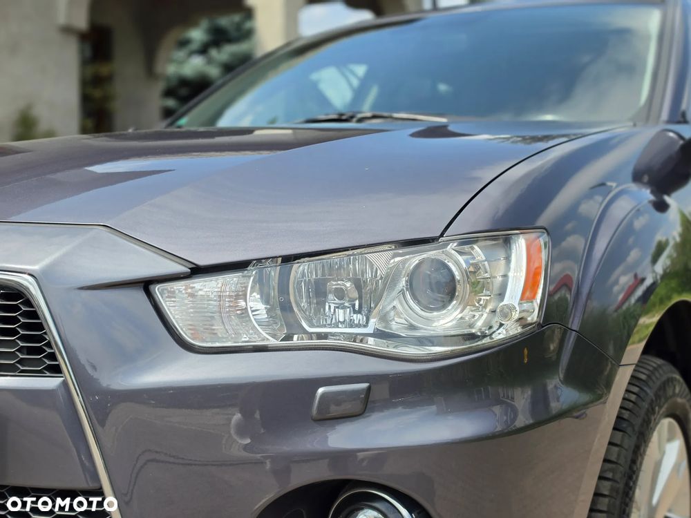 Mitsubishi Outlander - 3