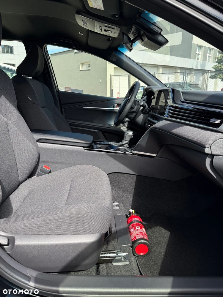 Toyota Camry 2.5 Hybrid Dynamic Force Comfort e-CVT - 12