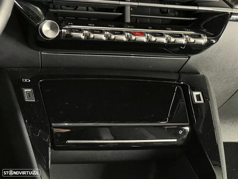 Peugeot e-2008 50 kWh Allure - 43