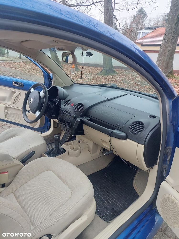Volkswagen New Beetle - 3