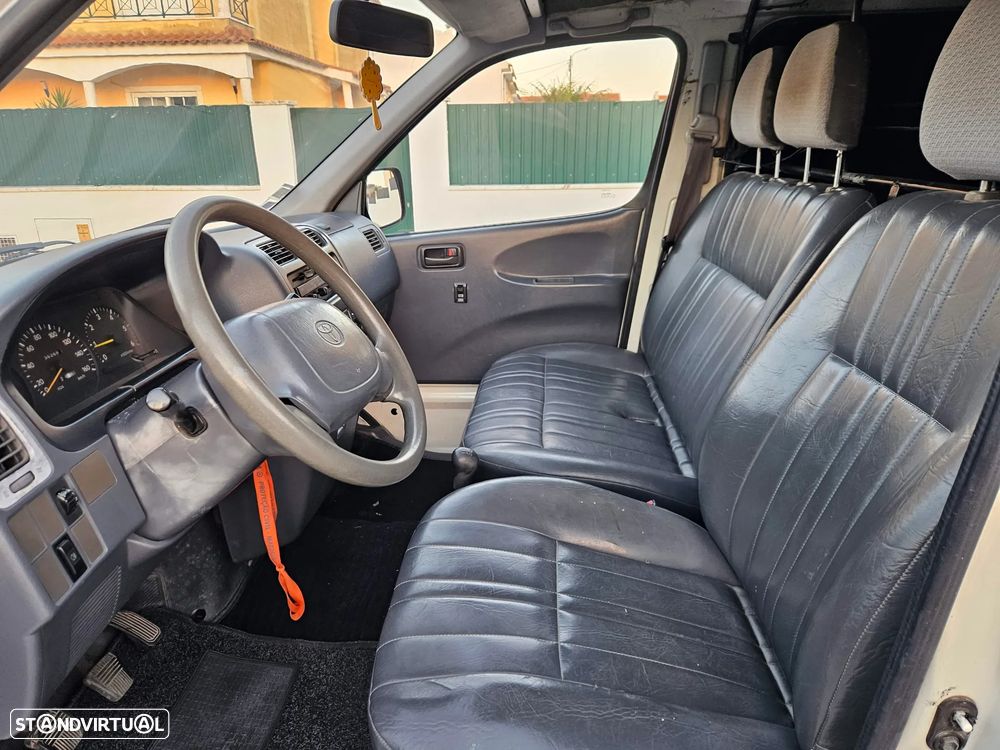 Toyota Hiace 2.4 D 2001 - IVA Dedutível - 10