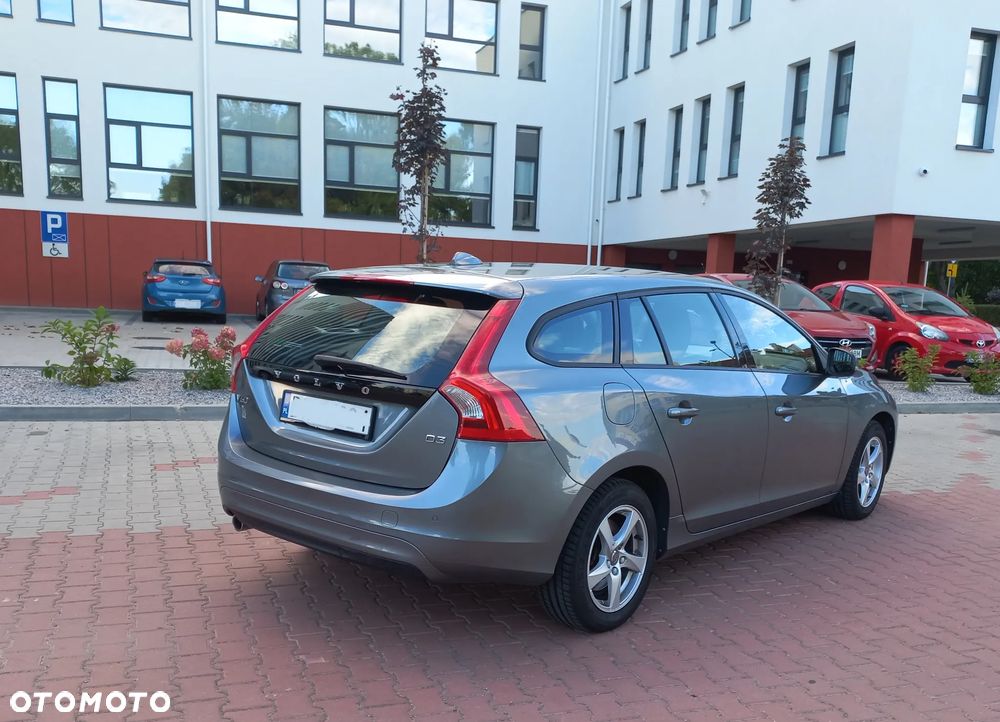 Volvo V60 D3 Drive-E Dynamic Edition (Kinetic) - 4