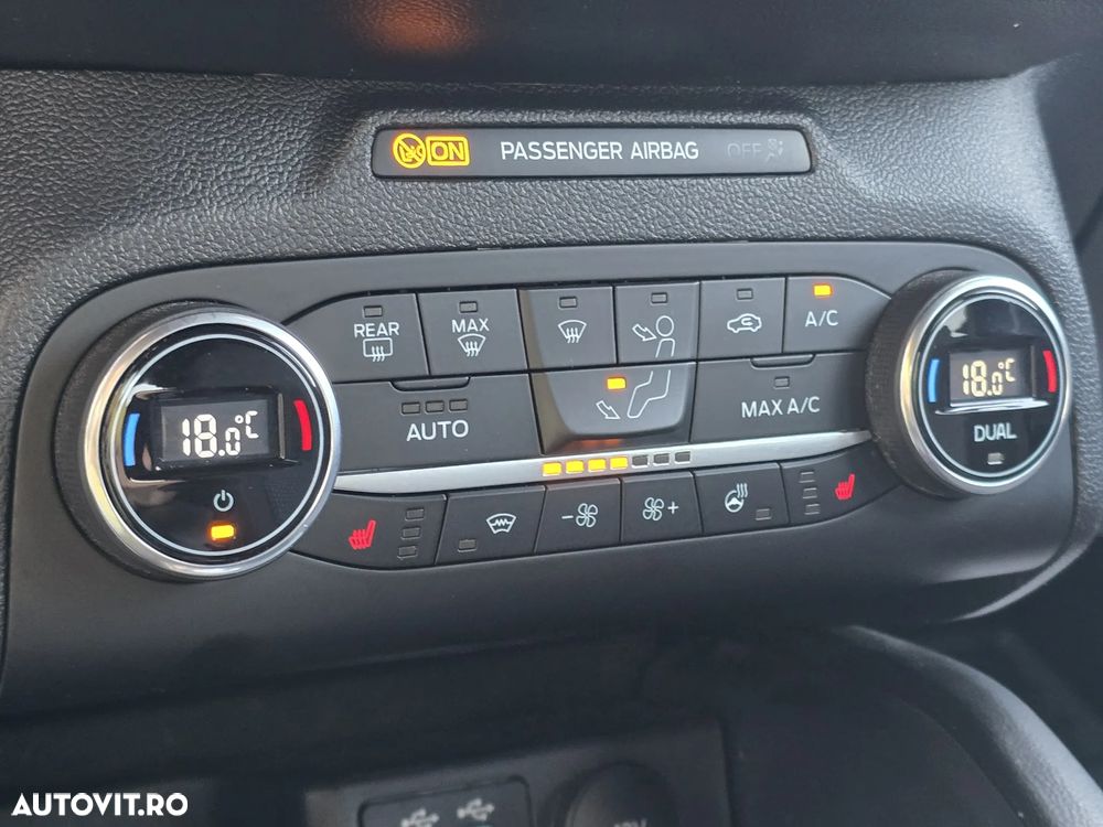 Ford Focus 1.5 EcoBoost ST-Line - 28