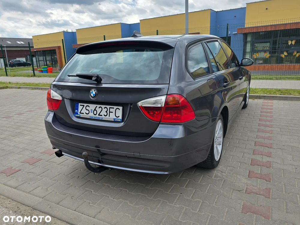 BMW Seria 3 320i - 20