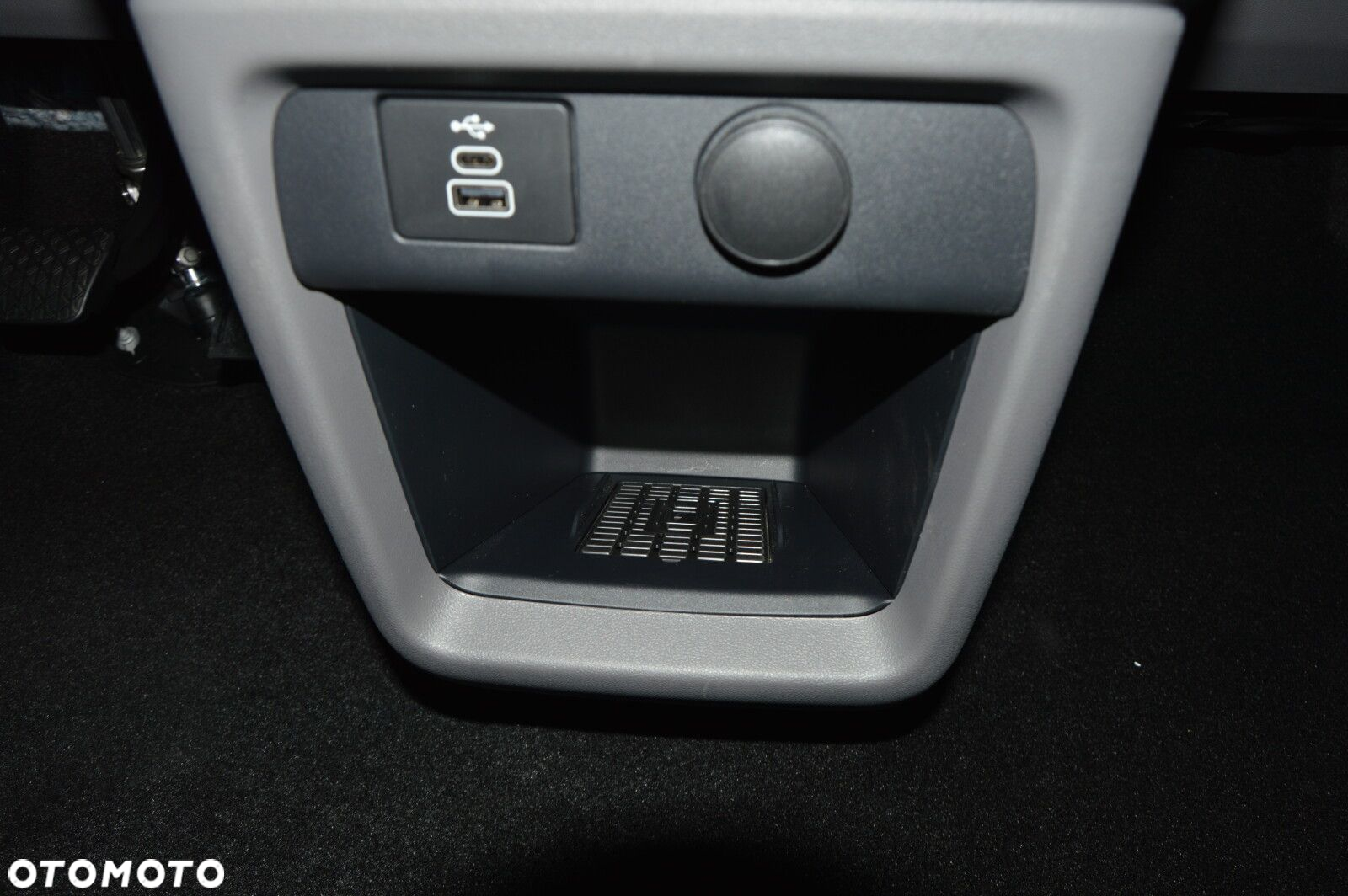 Volkswagen Caravelle Life - 21