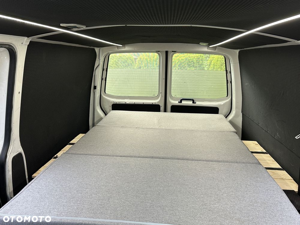 Volkswagen Transporter - 32