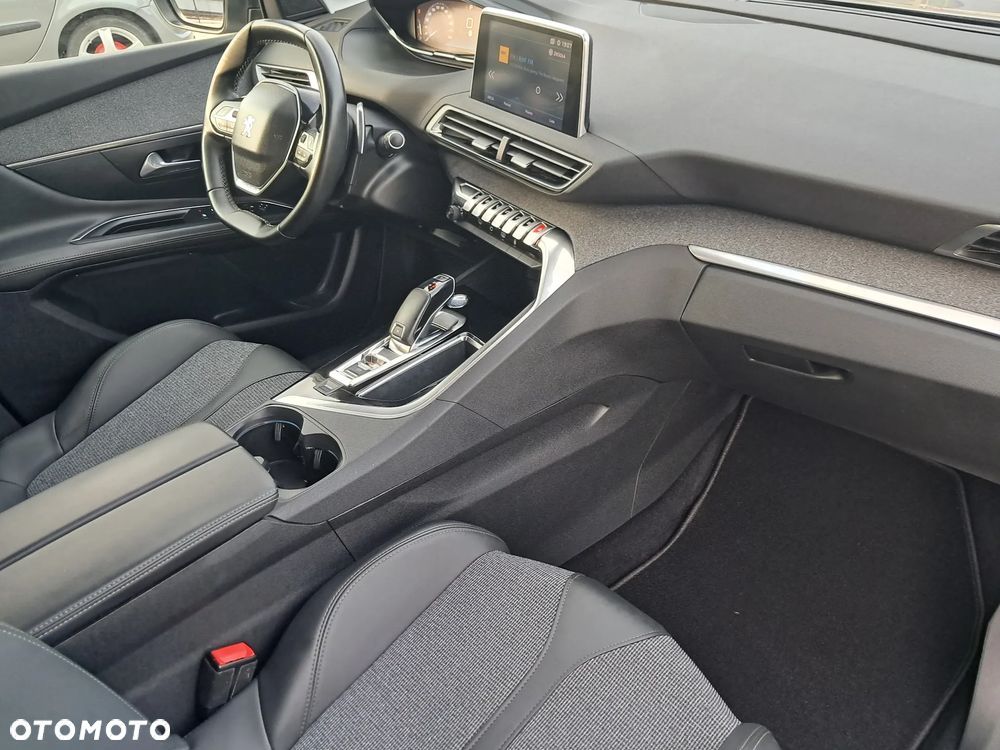Peugeot 3008 1.5 BlueHDi Allure S&S EAT8 - 17