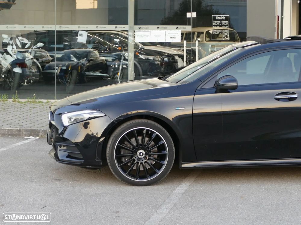 Mercedes-Benz A 250 Limousine e AMG Line - 17