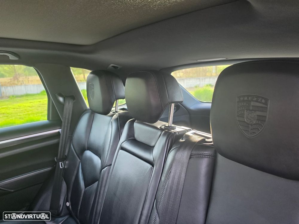 Porsche Cayenne S E-Hybrid Platinum Edition - 26