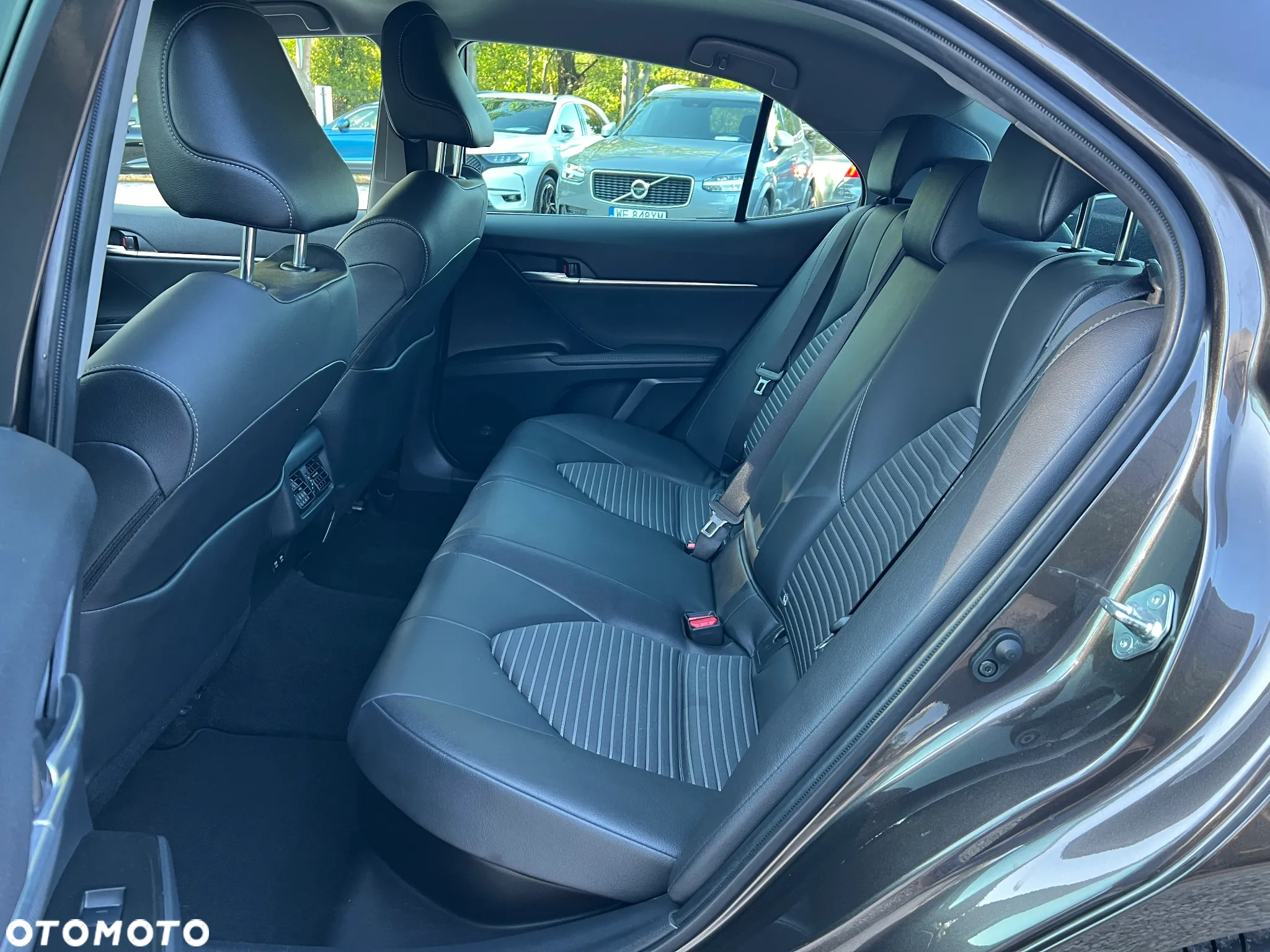 Toyota Camry - 19
