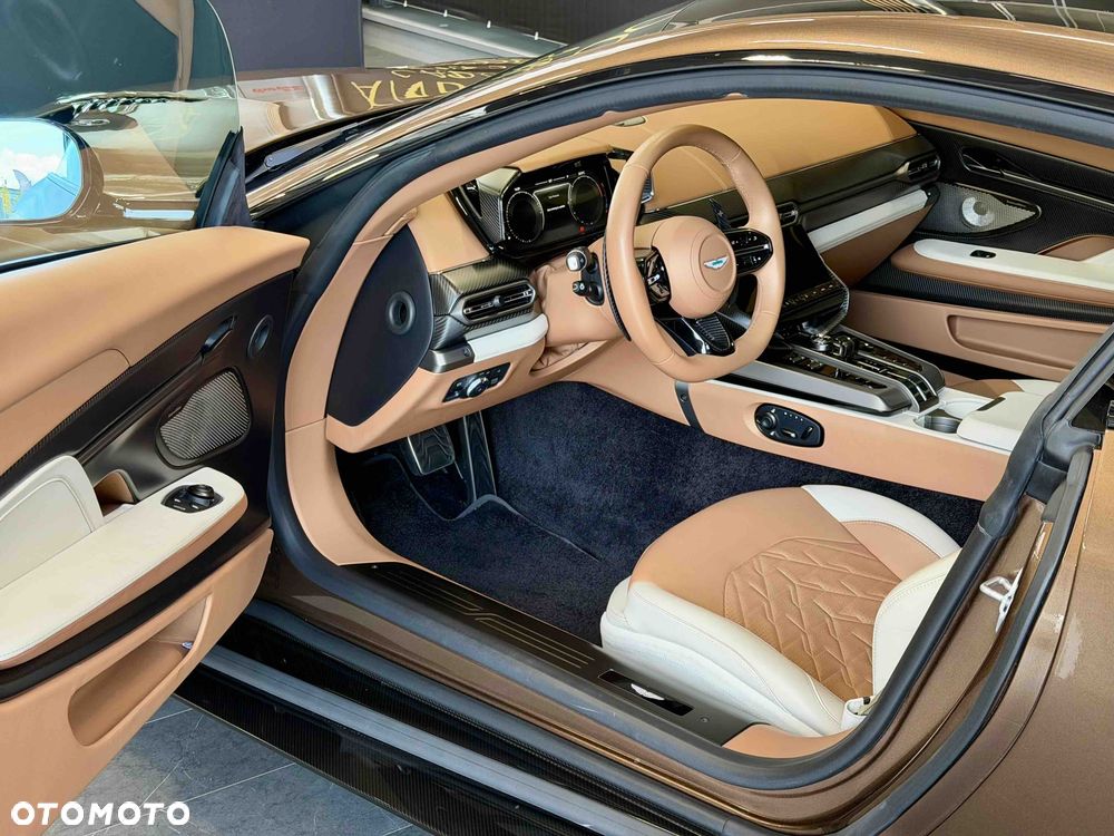 Aston Martin Vanquish - 14