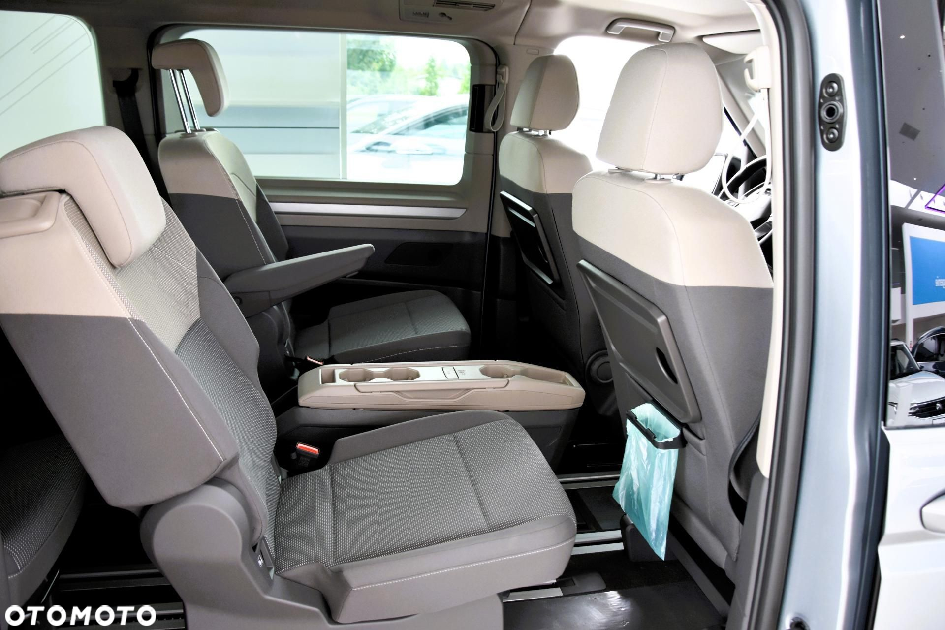 Volkswagen Multivan - 7
