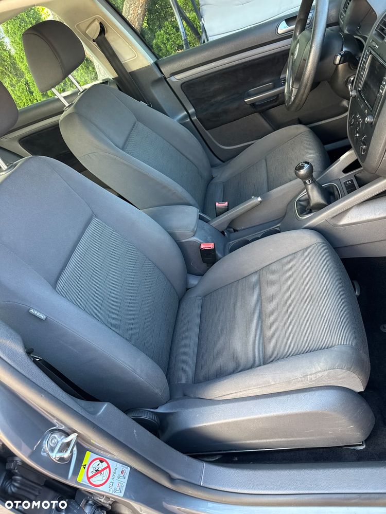 Volkswagen Golf - 18