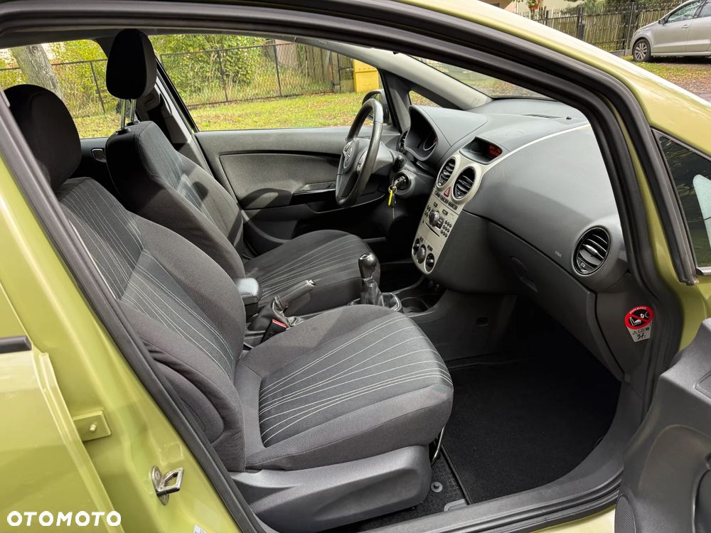 Opel Corsa 1.4 16V Innovation - 25