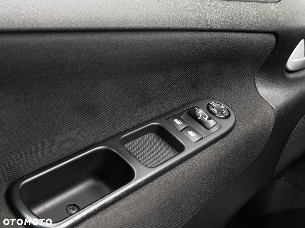 Peugeot 207 95 VTi forever - 19