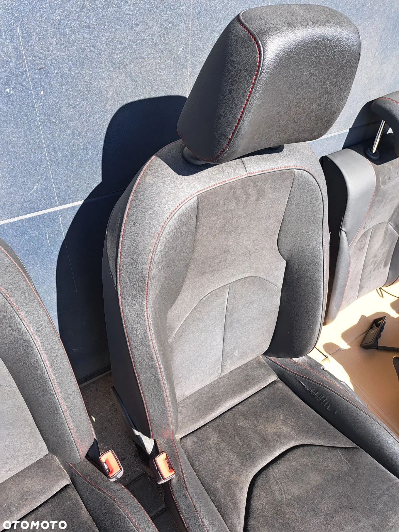 Seat Leon III lift kombi fotele fr komplet kanapa fotel kierowcy pasażera alcantara czerwona nitka - 12