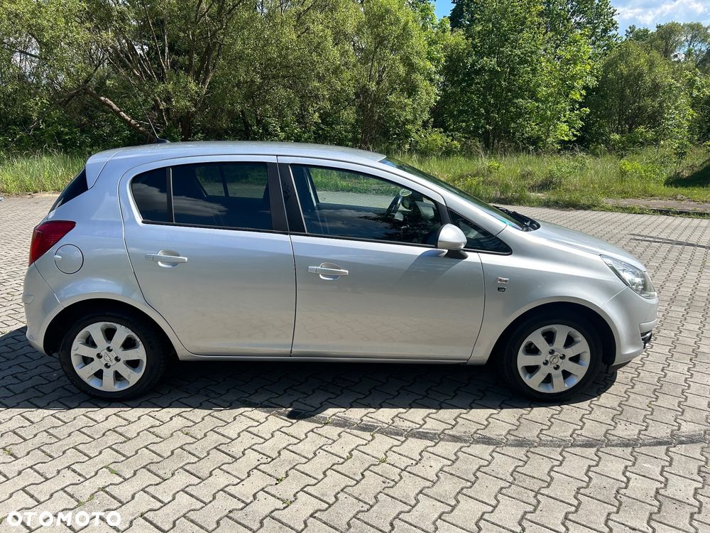 Opel Corsa 1.4 16V Enjoy - 4