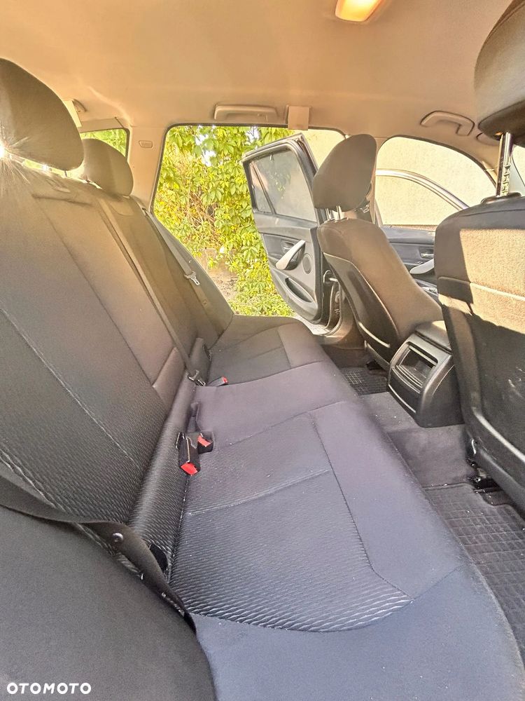 BMW Seria 3 316d - 2