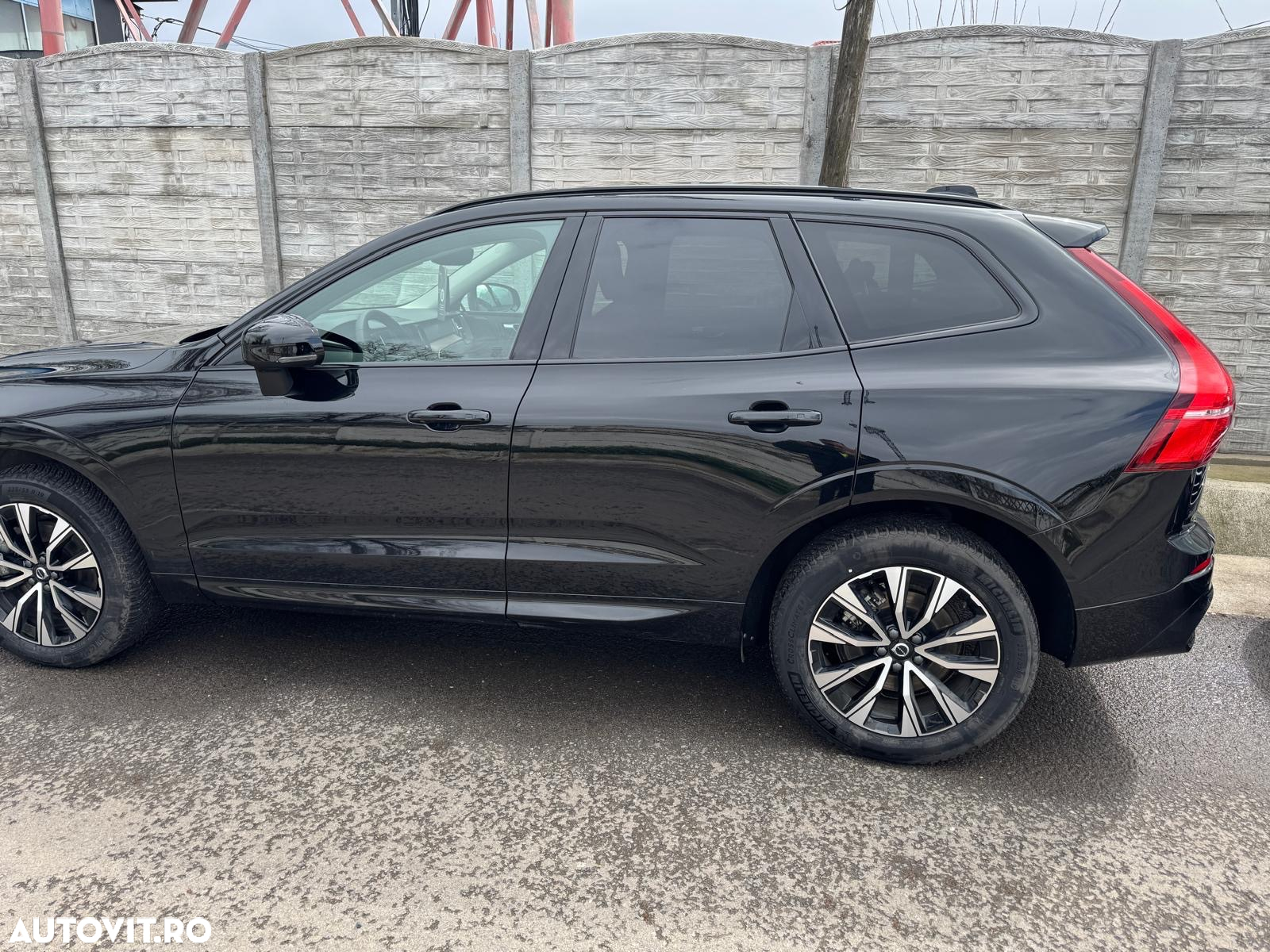 Volvo XC 60 B4 MHEV AT8 FWD R-Design - 6