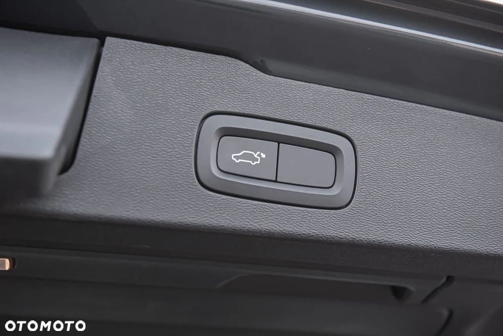 Volvo V60 T5 Geartronic R-Design - 32