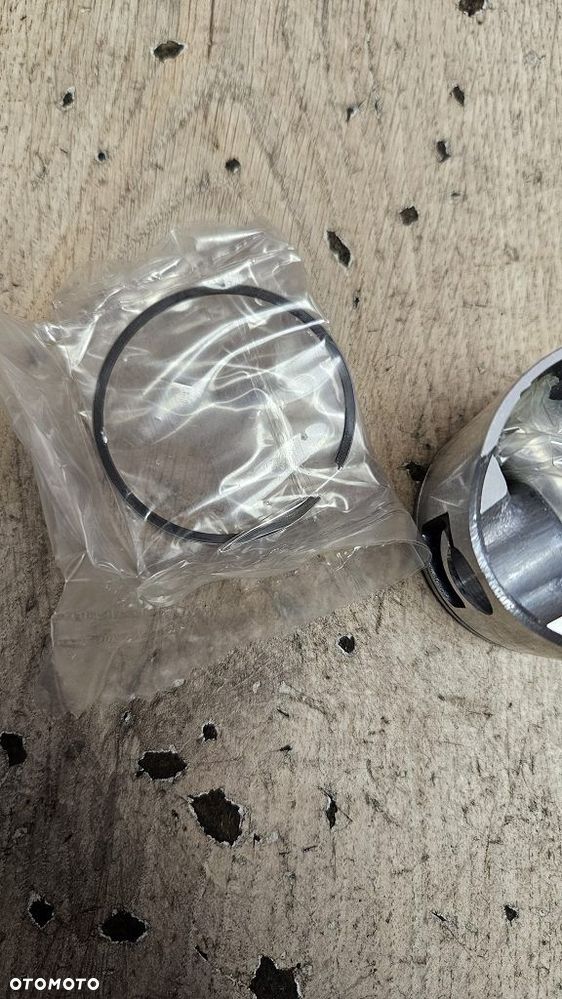 Tłok pierścień sworzeń Derbi Senda  06084350 - 6