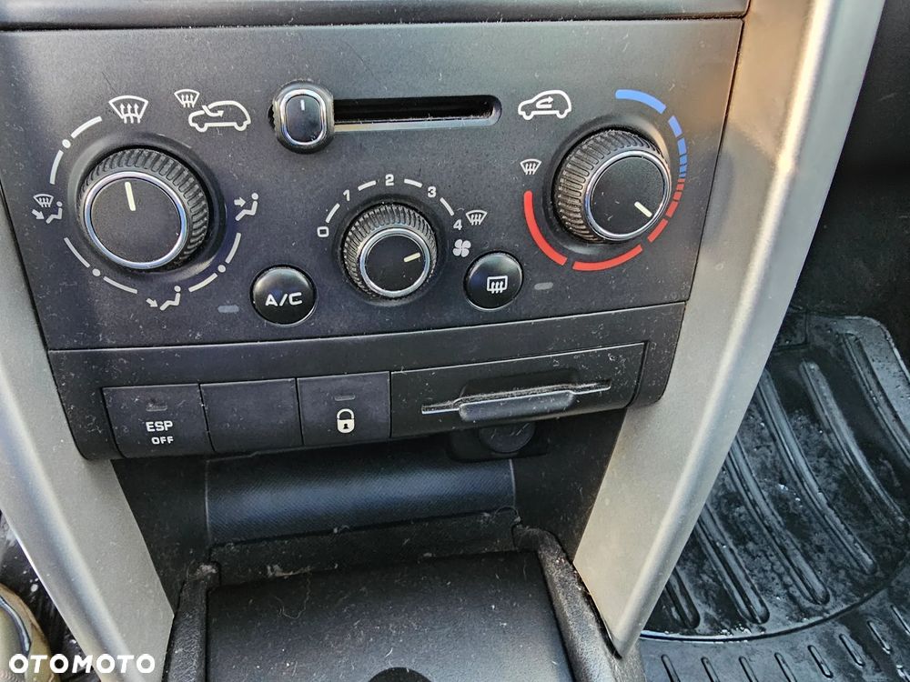 Peugeot 207 - 8