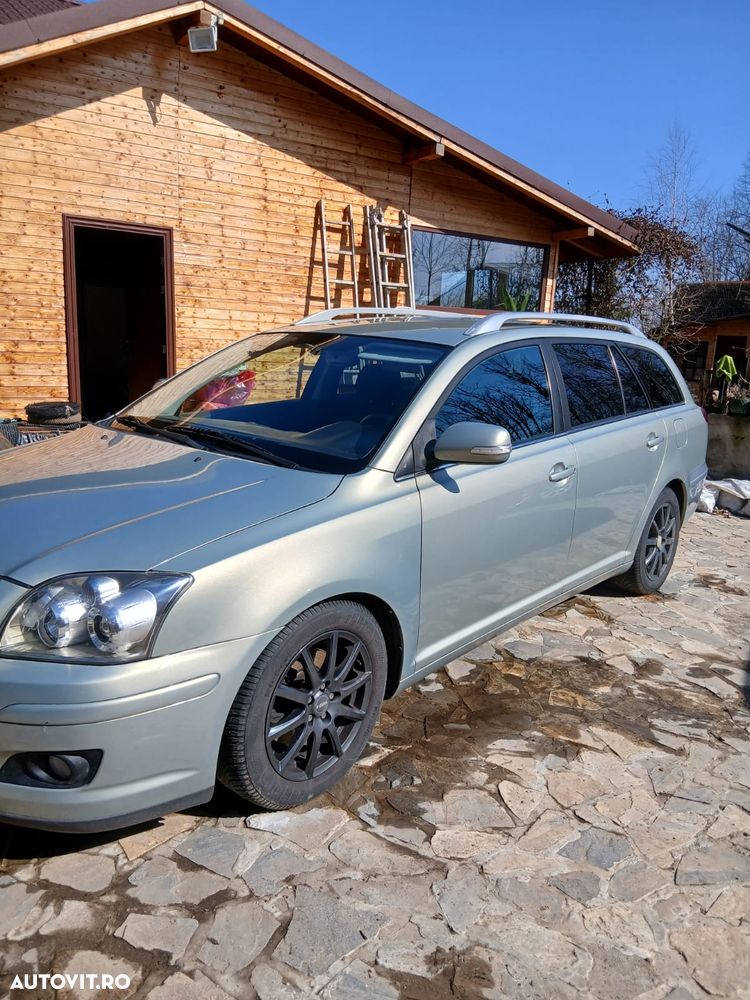 Toyota Avensis - 10
