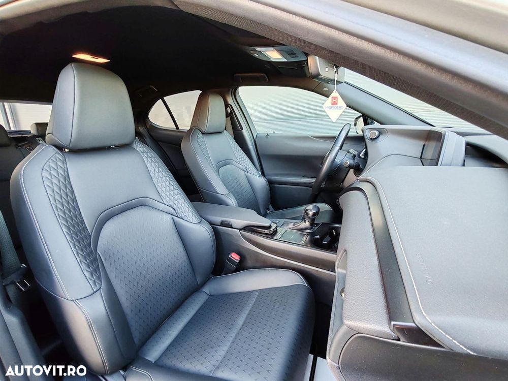 LEXUS UX 2021 — imagine 22