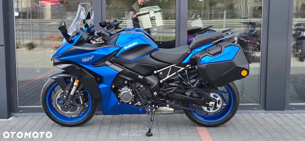 Suzuki GSX - 24