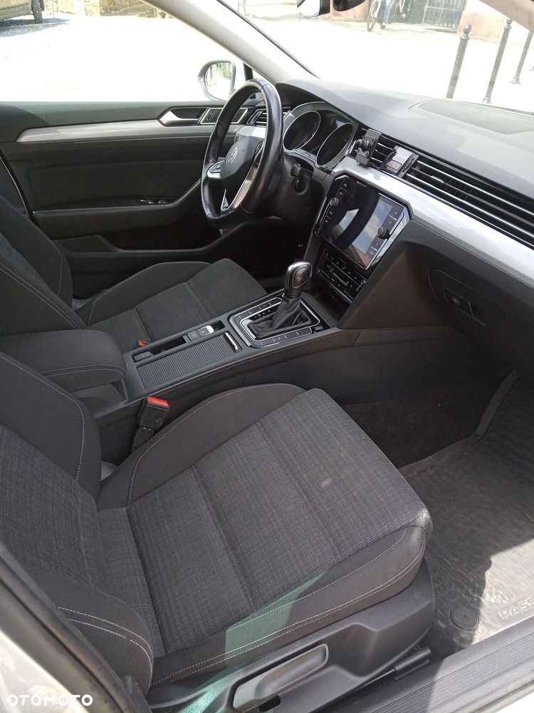 Volkswagen Passat 2.0 TDI SCR DSG Business - 14