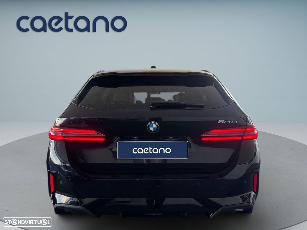 BMW 520 d Pack Desportivo M Pro — fotografia 4
