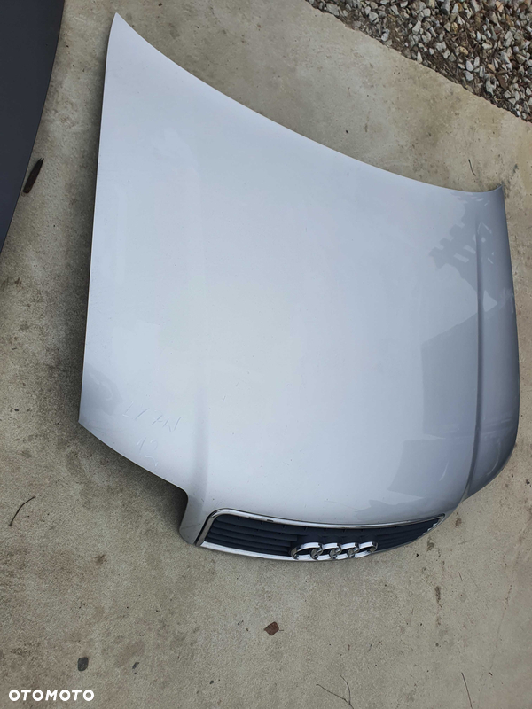 Audi A4 B6 maska przednia srebrna kolor LY7W 12