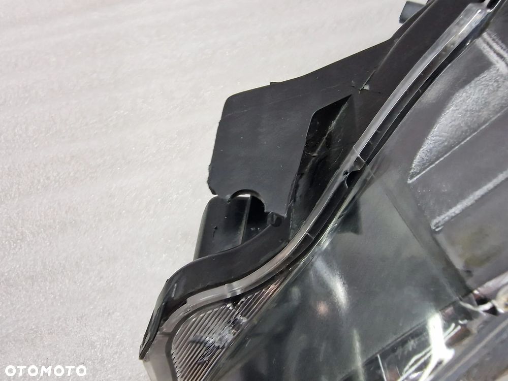 TOYOTA YARIS 3 III LIFT 17- LEWA LAMPA PRZEDNIA PRZÓD SOCZEWKA , NR AUKCJI LA685 - 10