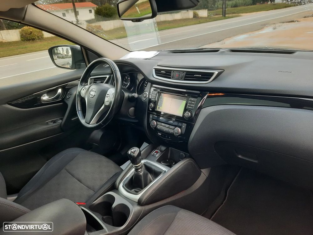 Nissan Qashqai 1.5 dCi N-Connecta 18 - 32