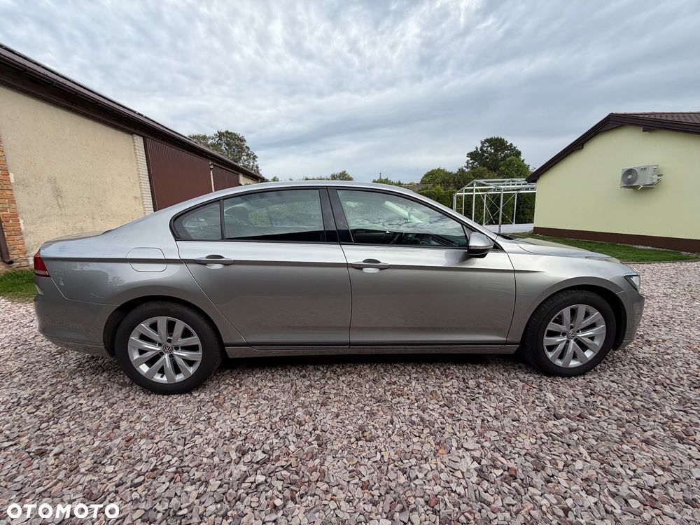 Volkswagen Passat 1.6 TDI BMT Trendline - 8