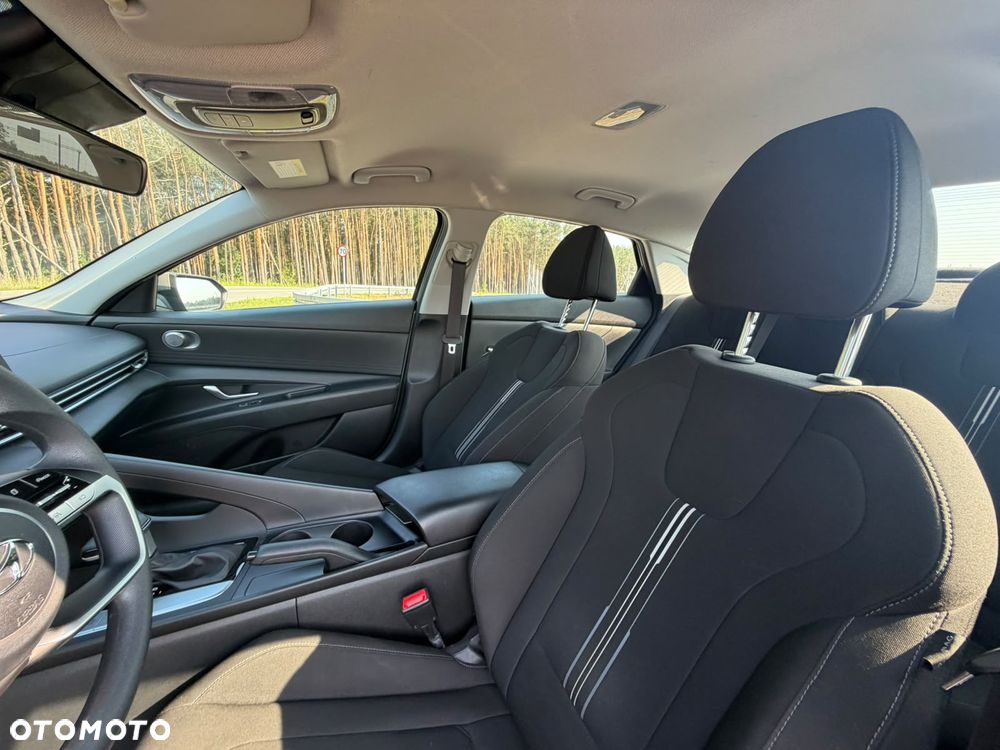 Hyundai Elantra - 20