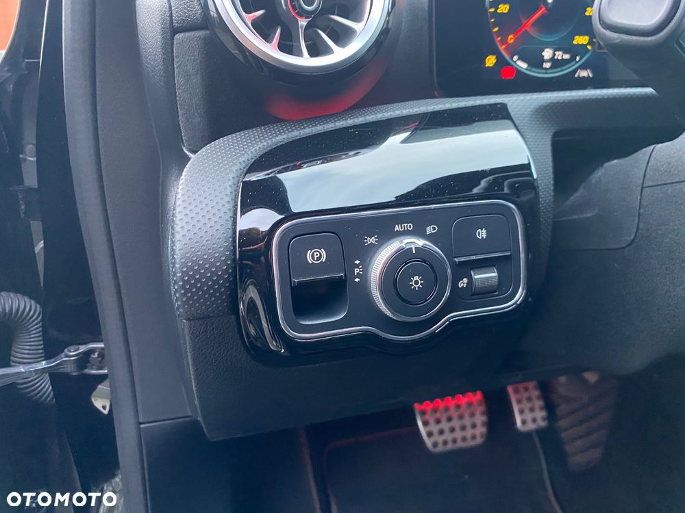 Mercedes-Benz Klasa A ver-200-d-8g--dct-amg-line - 8