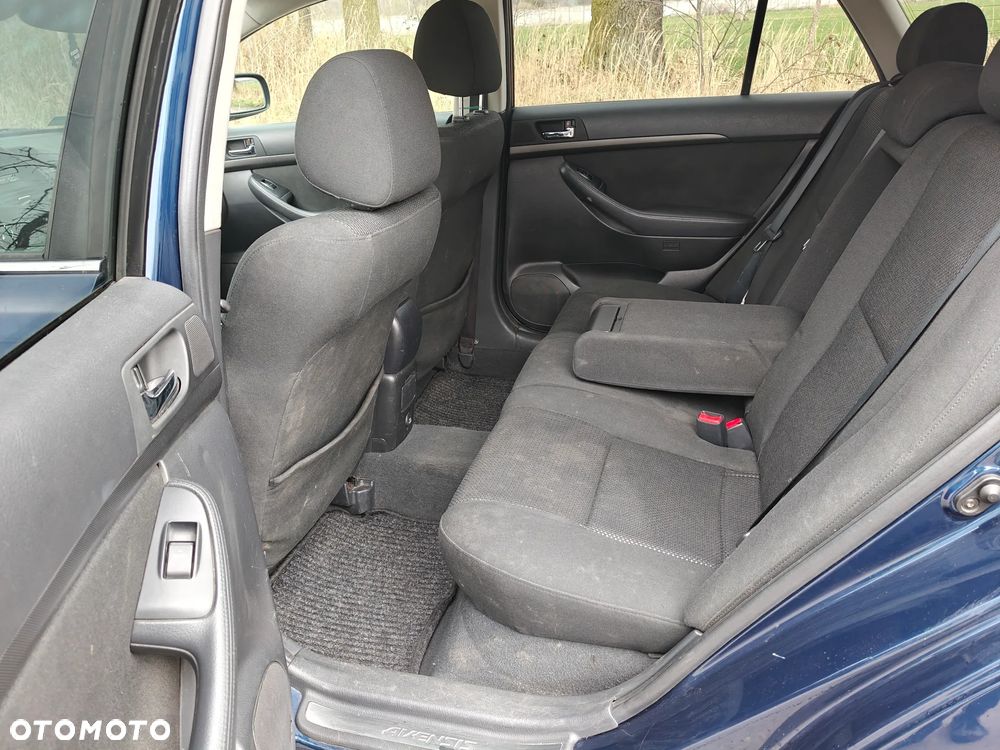 Toyota Avensis 2.0 D-4D Travel - 11