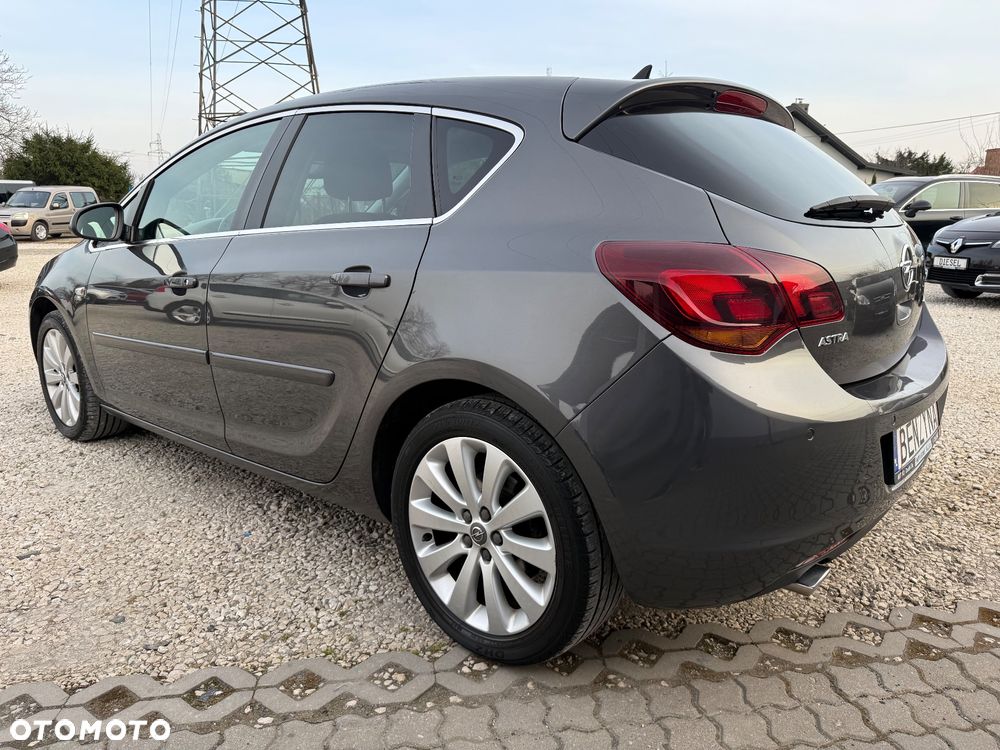 Opel Astra 1.4 T Cosmo - 18