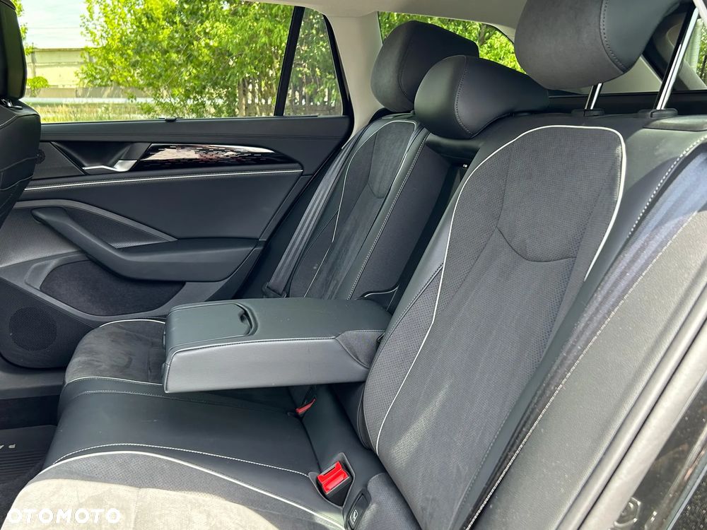 Volkswagen Passat - 36