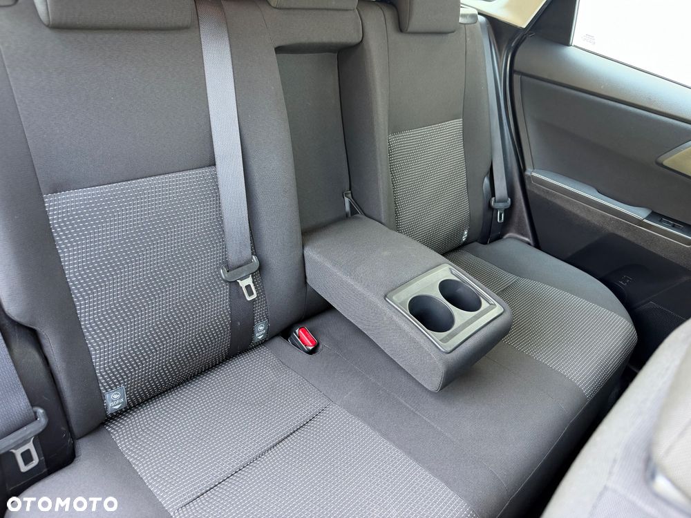 Toyota Auris 1.6 Premium + - 19